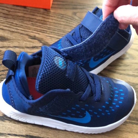 NIKE FREE RN Boy Sneakers - Picture 9 of 12